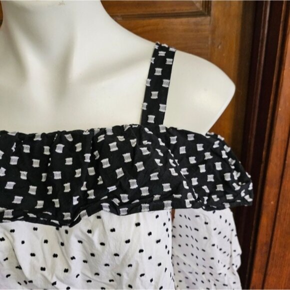 Loft Cold Shoulder Textured Polka dot top Black & White Size S - Picture 6 of 11